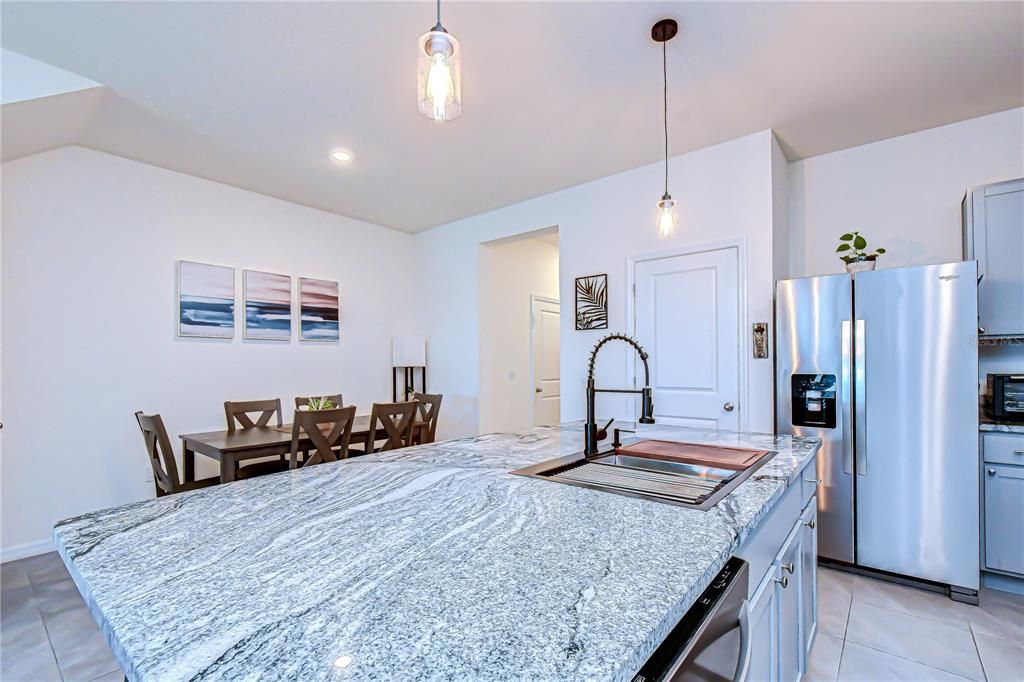 En Venta: $295,000 (3 camas, 2 baños, 1673 Pies cuadrados)