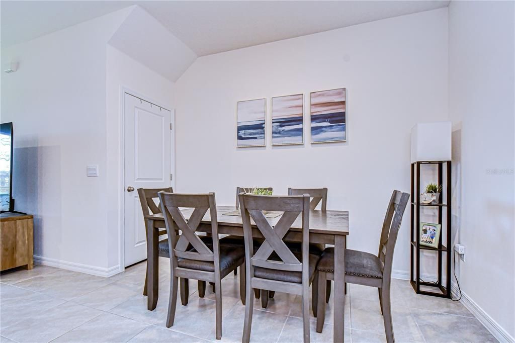 En Venta: $295,000 (3 camas, 2 baños, 1673 Pies cuadrados)