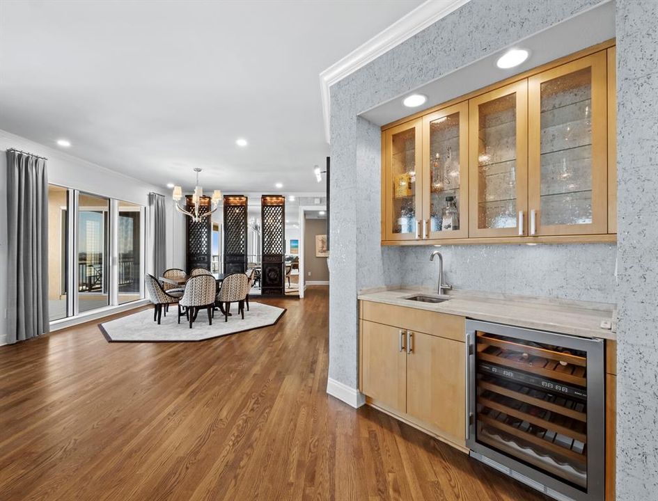 For Sale: $3,100,000 (3 beds, 3 baths, 2990 Square Feet)