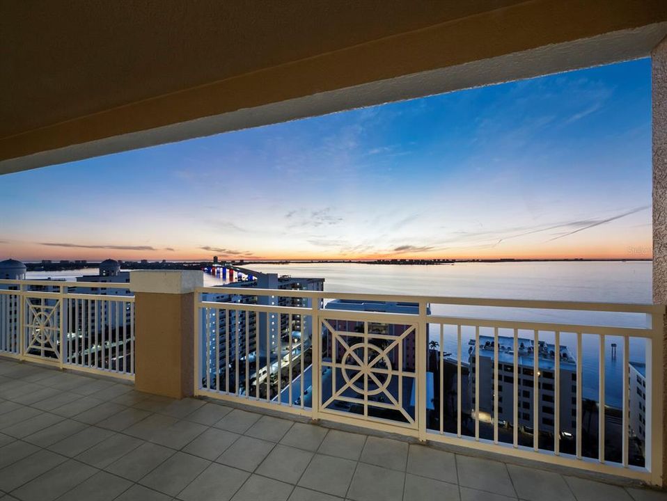 For Sale: $3,100,000 (3 beds, 3 baths, 2990 Square Feet)