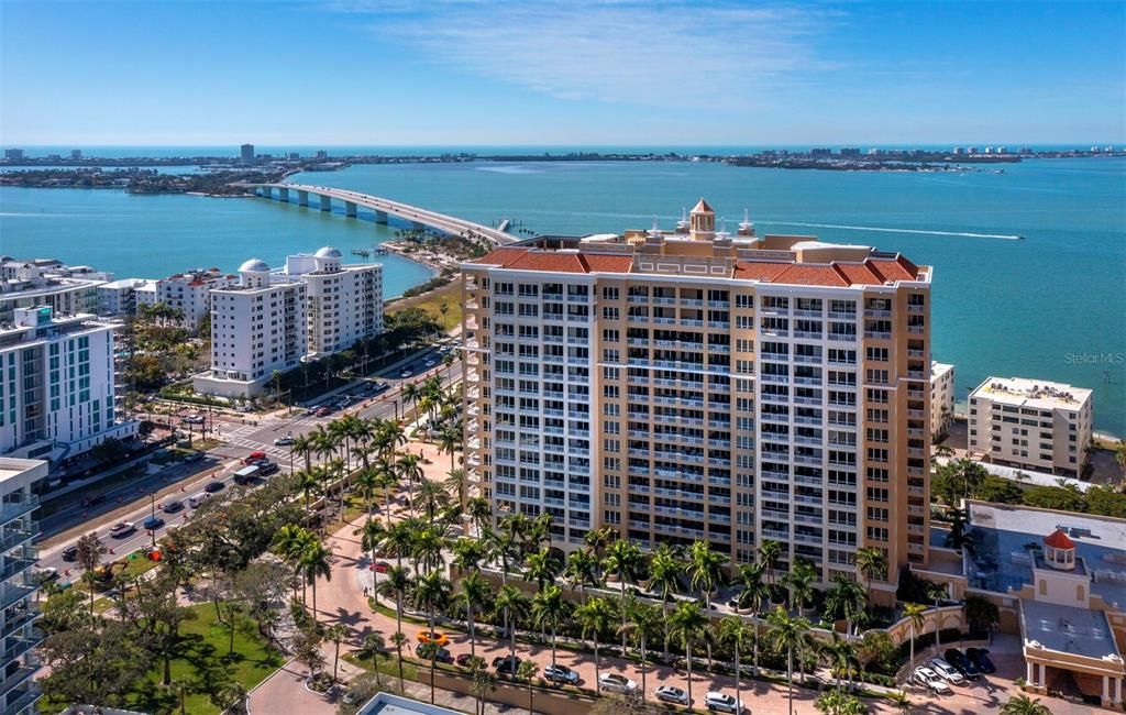 For Sale: $3,100,000 (3 beds, 3 baths, 2990 Square Feet)