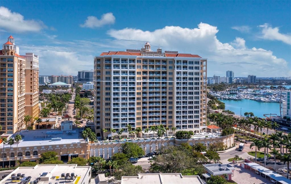 For Sale: $3,100,000 (3 beds, 3 baths, 2990 Square Feet)