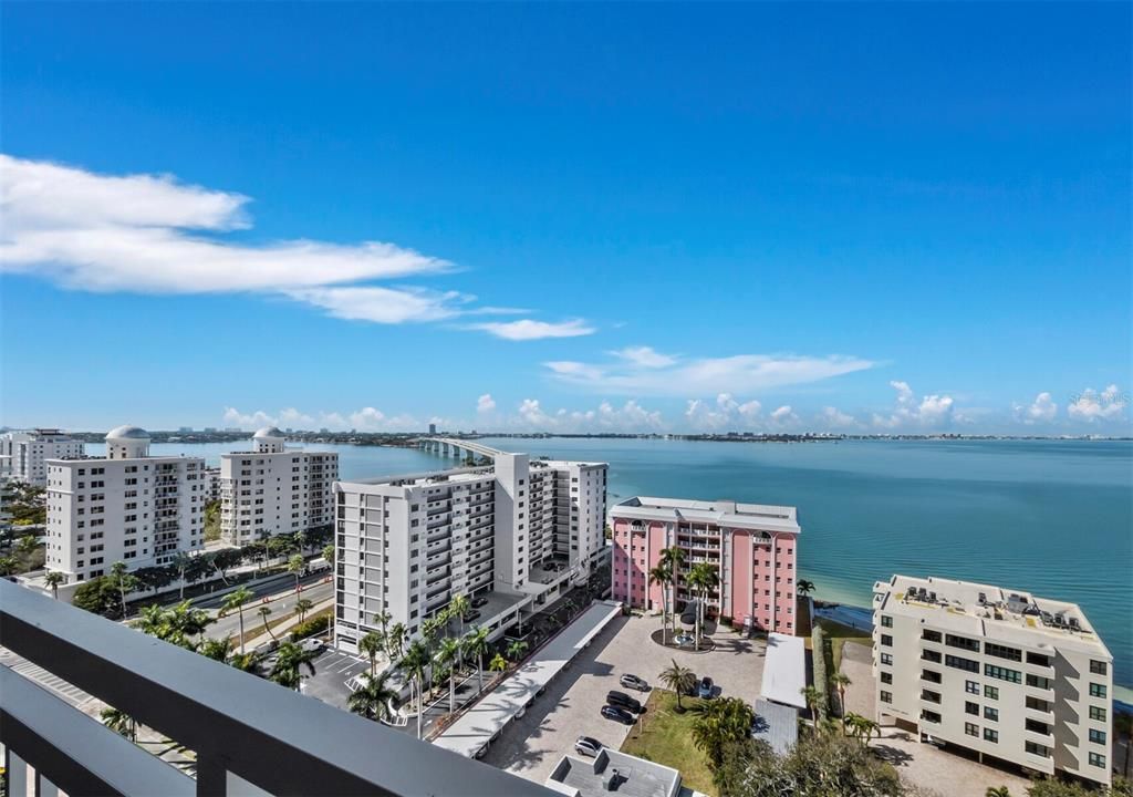 For Sale: $3,100,000 (3 beds, 3 baths, 2990 Square Feet)