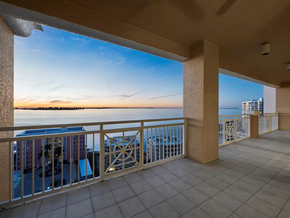 For Sale: $3,100,000 (3 beds, 3 baths, 2990 Square Feet)