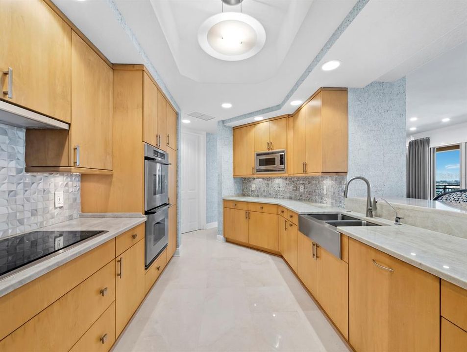 For Sale: $3,100,000 (3 beds, 3 baths, 2990 Square Feet)
