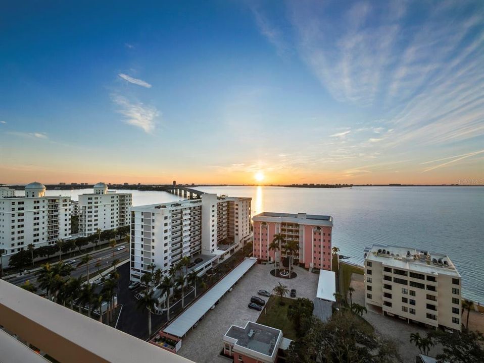 For Sale: $3,100,000 (3 beds, 3 baths, 2990 Square Feet)