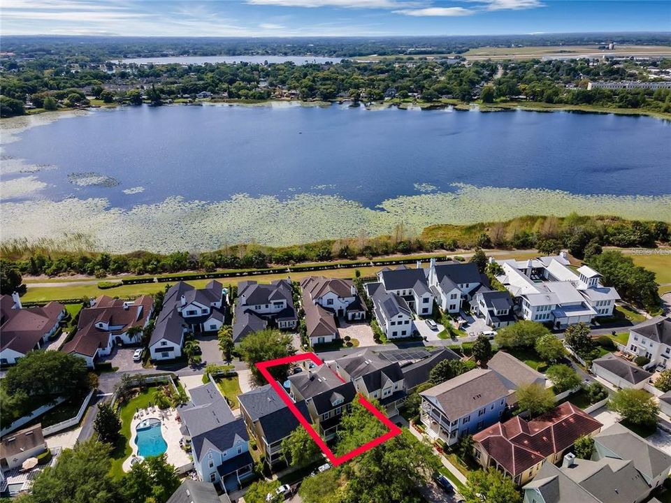 En Venta: $1,050,000 (4 camas, 3 baños, 2639 Pies cuadrados)
