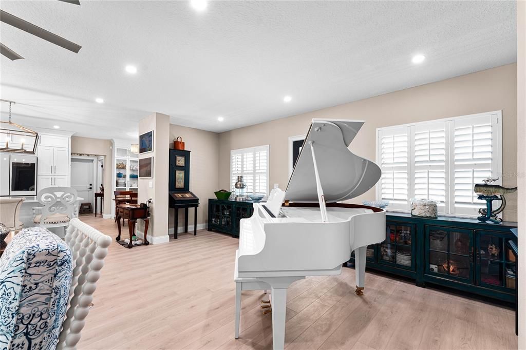 For Sale: $1,390,000 (4 beds, 4 baths, 3265 Square Feet)