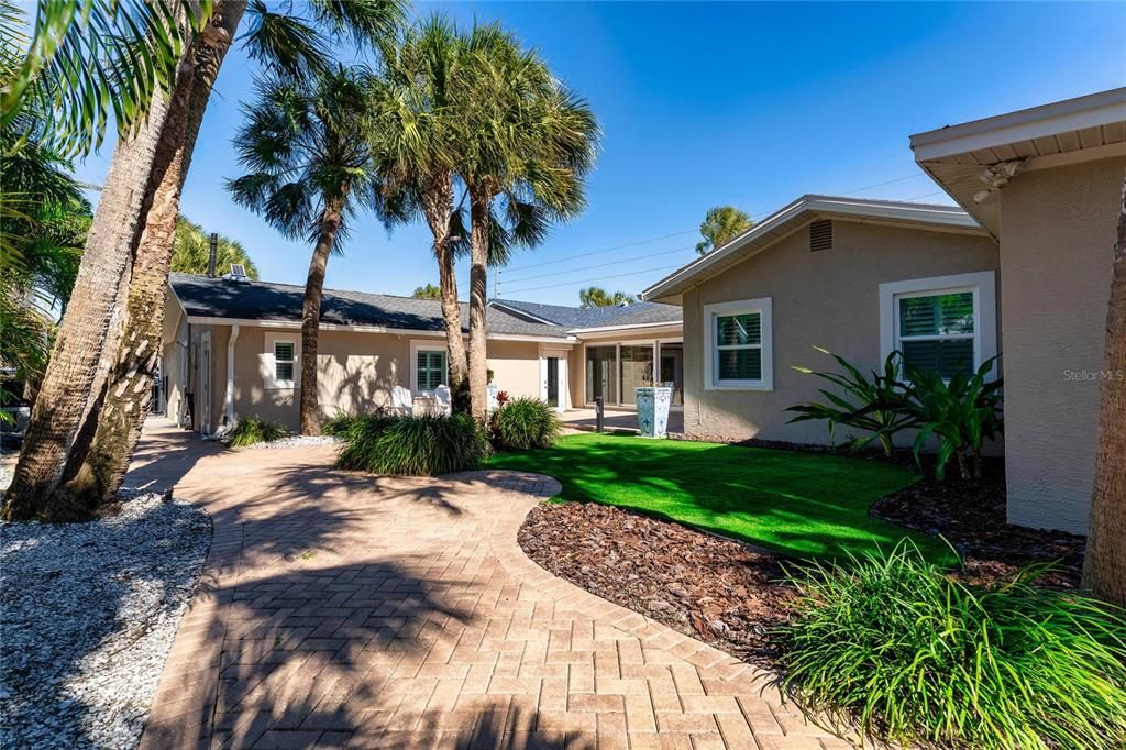 For Sale: $1,390,000 (4 beds, 4 baths, 3265 Square Feet)