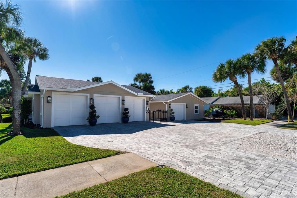 For Sale: $1,390,000 (4 beds, 4 baths, 3265 Square Feet)
