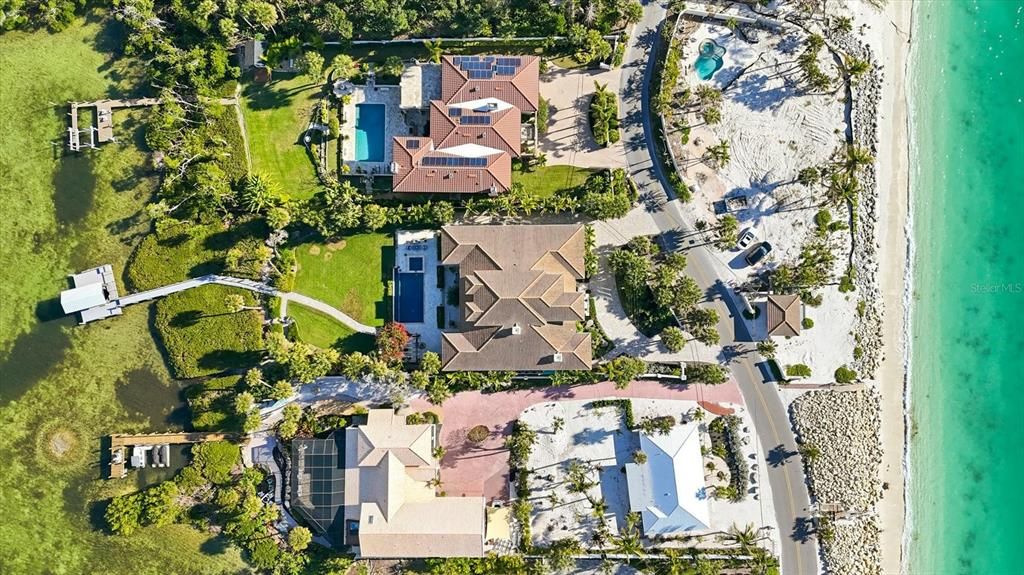 На продажу: $10,600,000 (4 спален, 4 ванн, 5393 Квадратных фут)