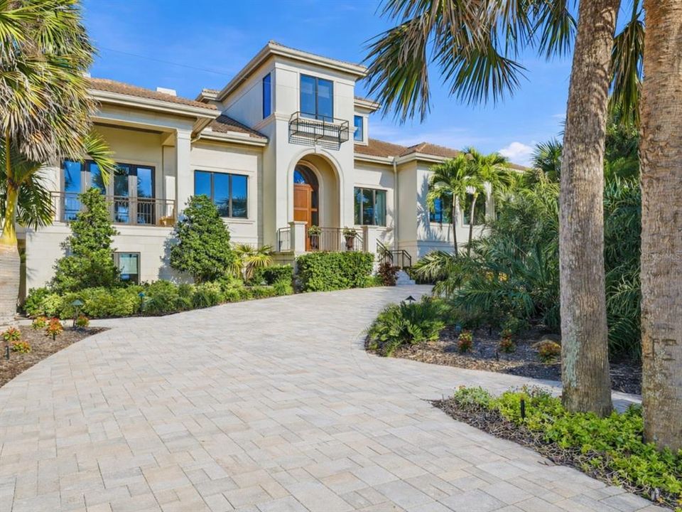 На продажу: $10,600,000 (4 спален, 4 ванн, 5393 Квадратных фут)