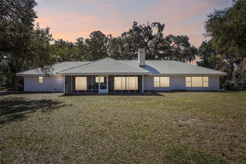 For Sale: $825,000 (3 beds, 2 baths, 2375 Square Feet)