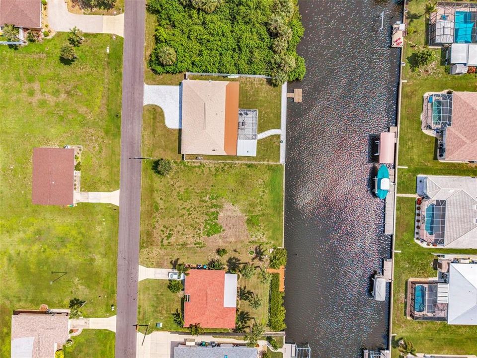 待售: $140,000 (0.23 acres)