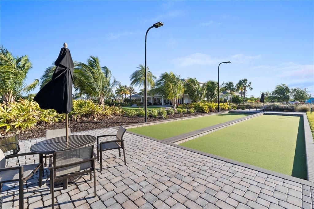 合同活跃: $550,000 (2 贝兹, 2 浴室, 2100 平方英尺)