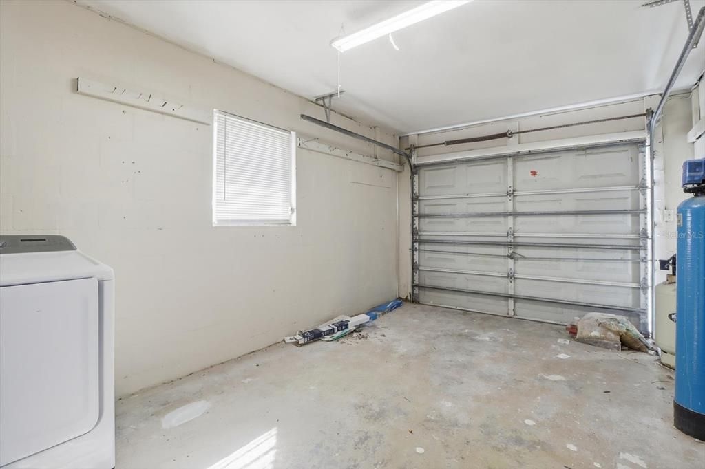 For Sale: $279,000 (3 beds, 2 baths, 1656 Square Feet)