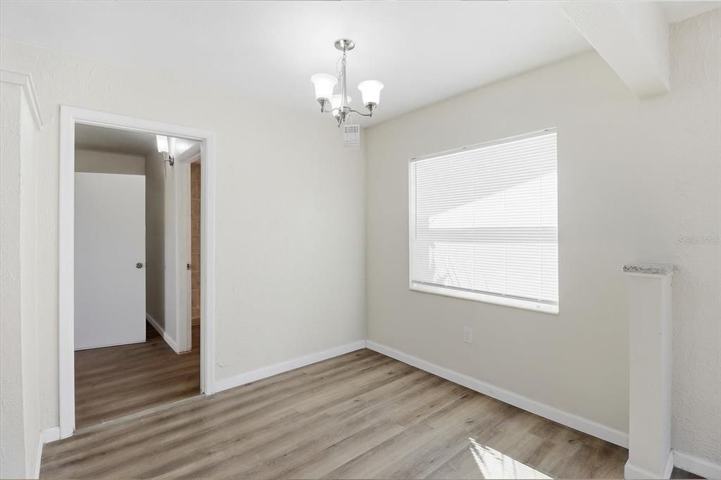 For Sale: $279,000 (3 beds, 2 baths, 1656 Square Feet)