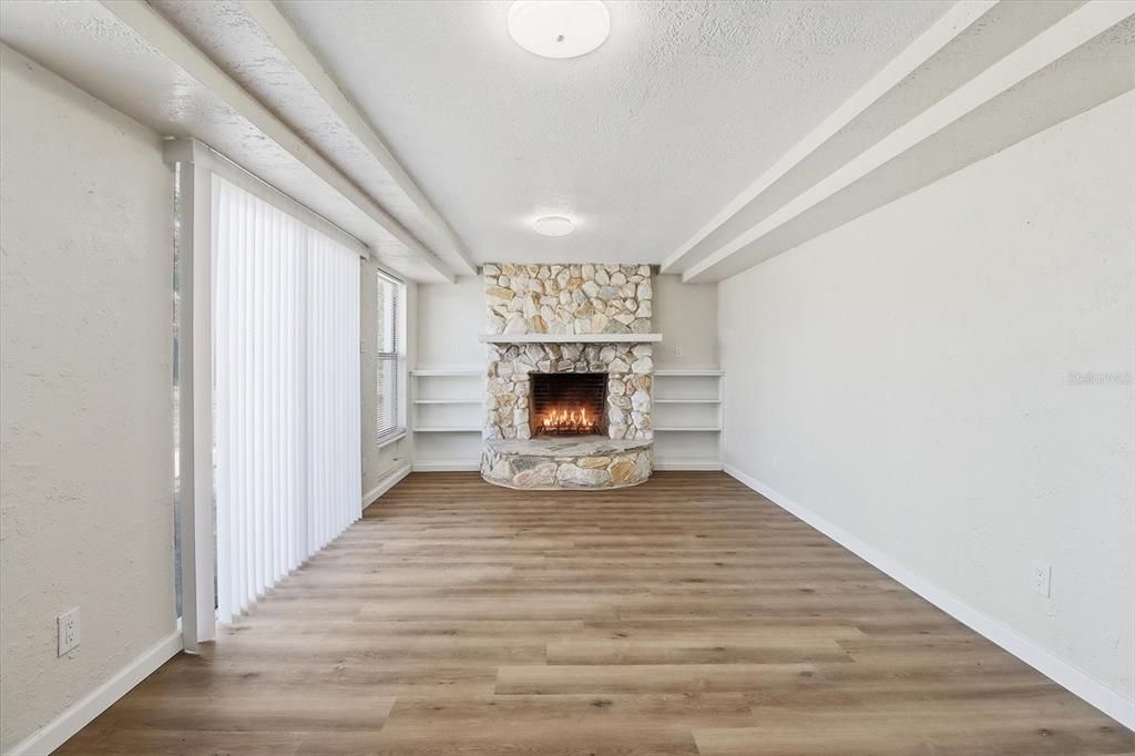 For Sale: $279,000 (3 beds, 2 baths, 1656 Square Feet)