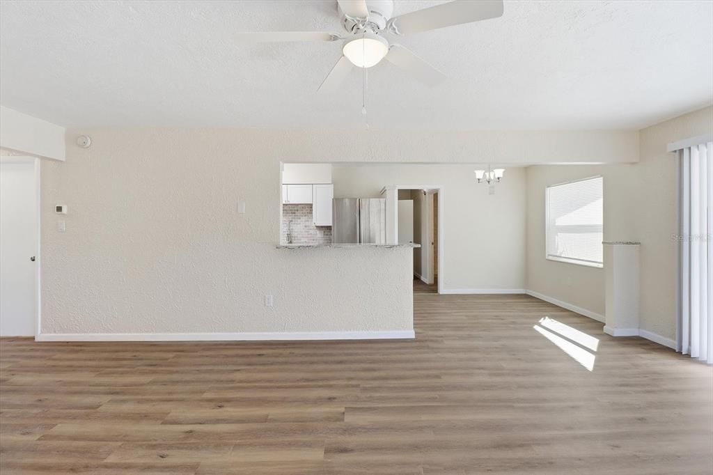 For Sale: $279,000 (3 beds, 2 baths, 1656 Square Feet)