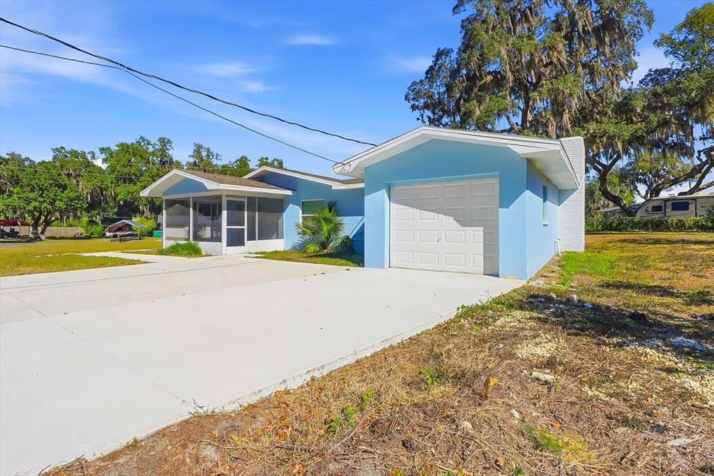 For Sale: $279,000 (3 beds, 2 baths, 1656 Square Feet)