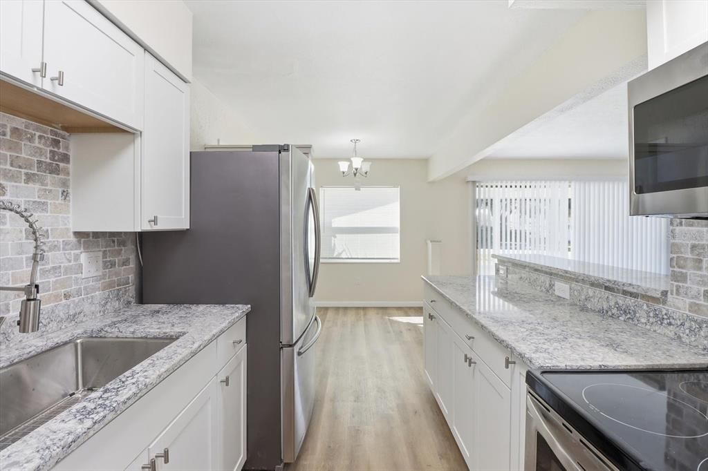 For Sale: $279,000 (3 beds, 2 baths, 1656 Square Feet)