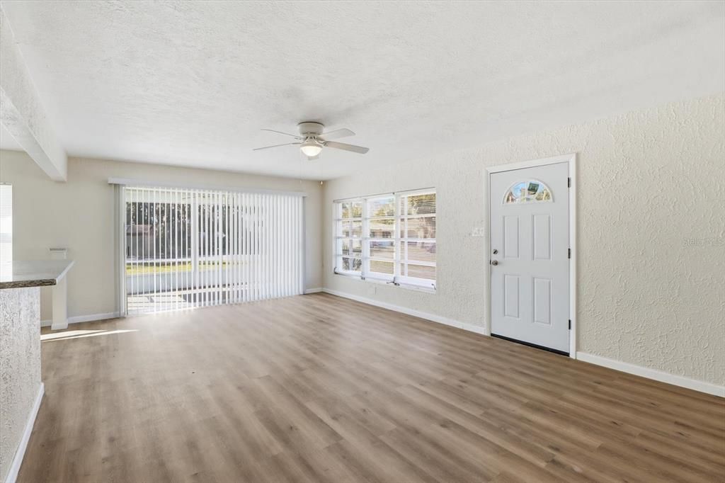 For Sale: $279,000 (3 beds, 2 baths, 1656 Square Feet)