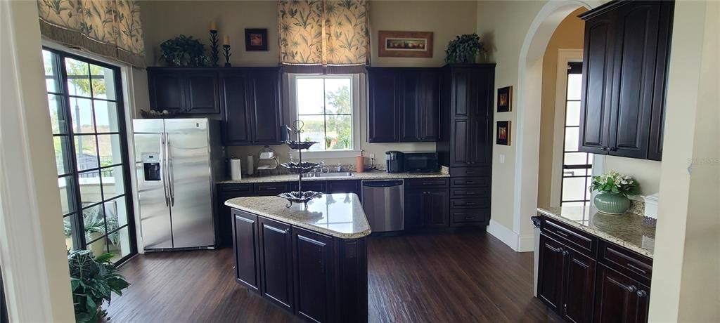 For Sale: $639,000 (3 beds, 2 baths, 2223 Square Feet)