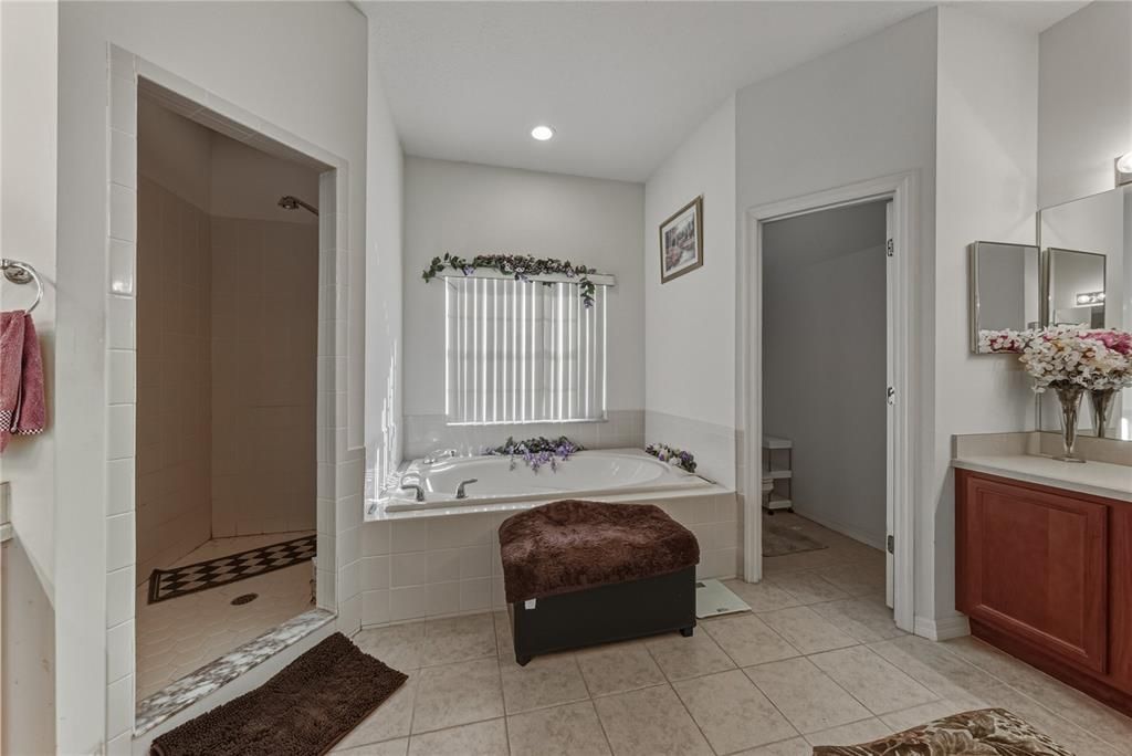 For Sale: $375,000 (3 beds, 2 baths, 2265 Square Feet)