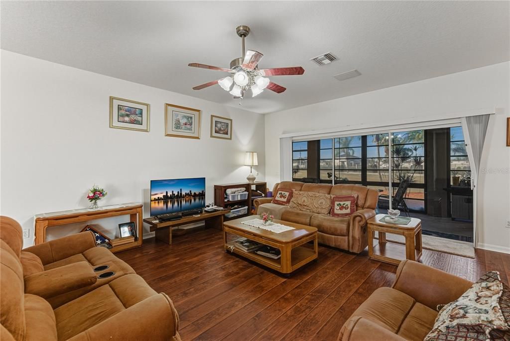 For Sale: $375,000 (3 beds, 2 baths, 2265 Square Feet)