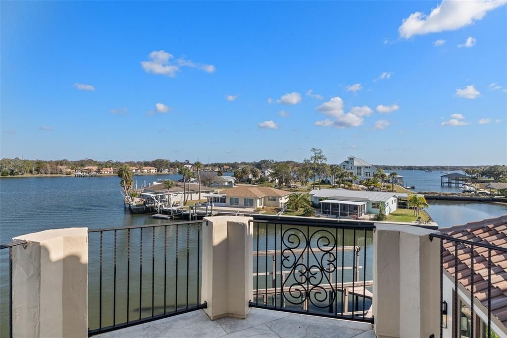 En Venta: $1,759,000 (4 camas, 3 baños, 3101 Pies cuadrados)