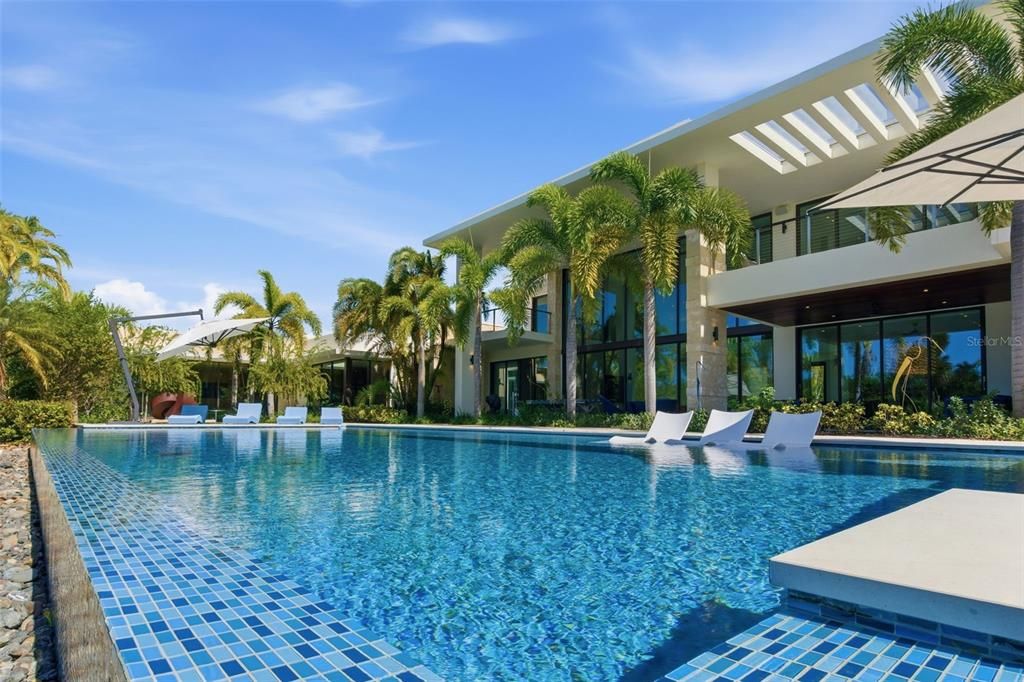 En Venta: $24,995,000 (7 camas, 8 baños, 13145 Pies cuadrados)
