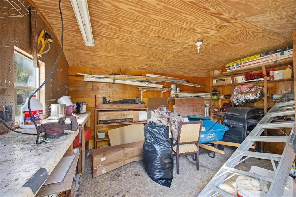 For Sale: $230,000 (2 beds, 1 baths, 720 Square Feet)