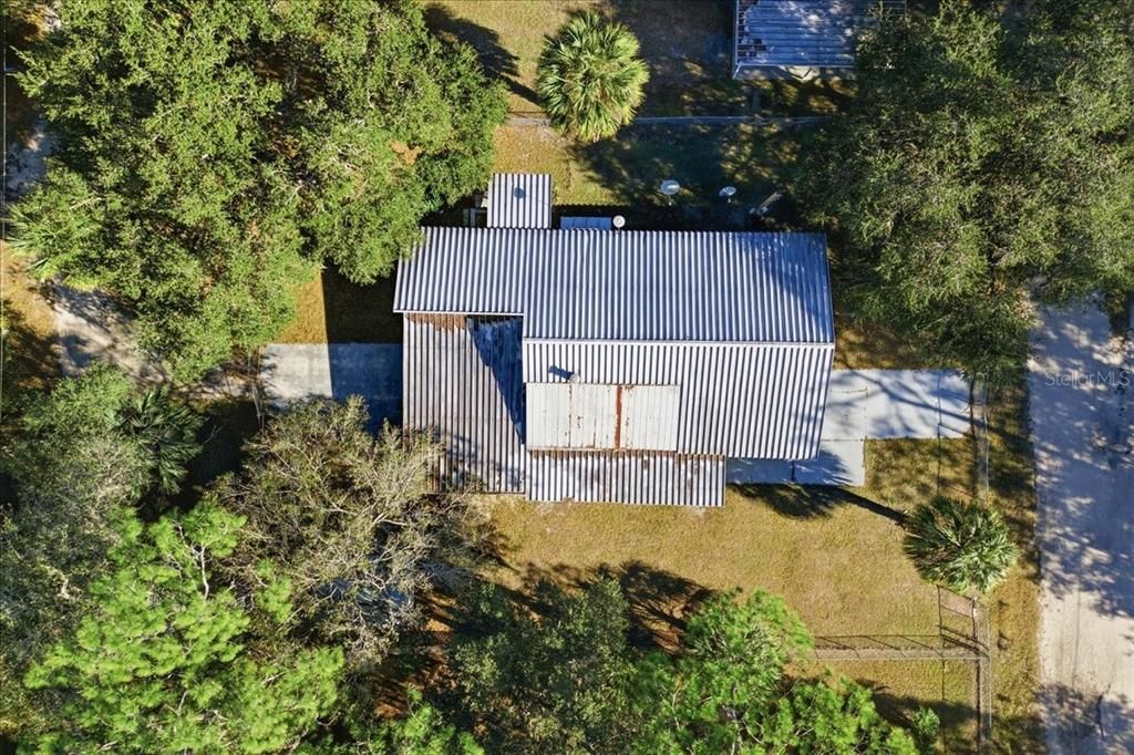 For Sale: $230,000 (2 beds, 1 baths, 720 Square Feet)