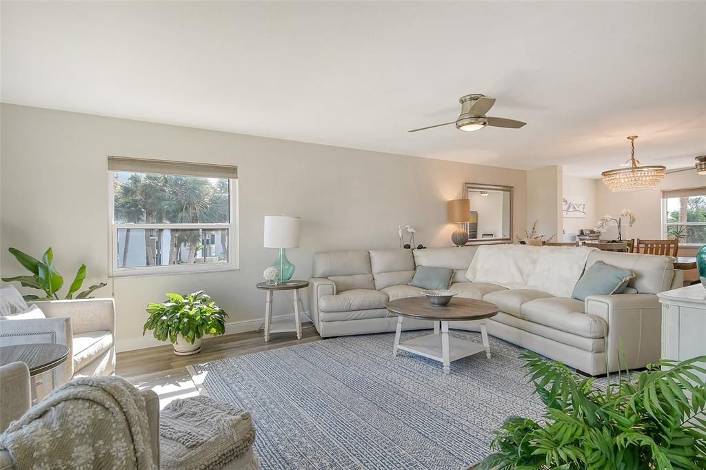 Activo con contrato: $649,900 (2 camas, 2 baños, 1523 Pies cuadrados)