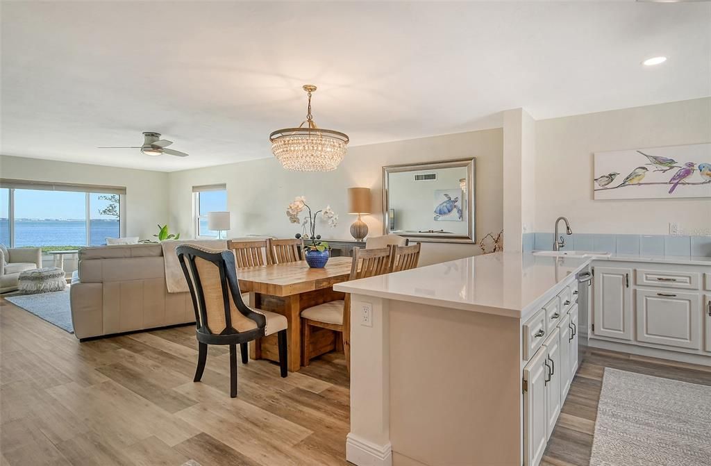 Activo con contrato: $649,900 (2 camas, 2 baños, 1523 Pies cuadrados)