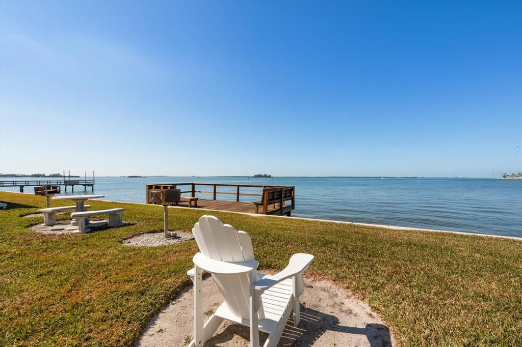 For Sale: $299,000 (1 beds, 1 baths, 562 Square Feet)