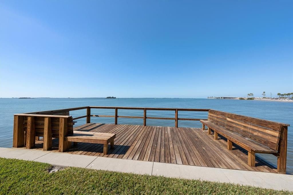 For Sale: $299,000 (1 beds, 1 baths, 562 Square Feet)