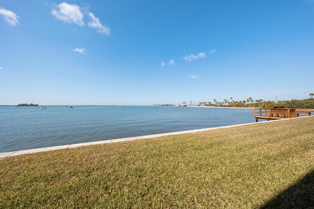 For Sale: $299,000 (1 beds, 1 baths, 562 Square Feet)