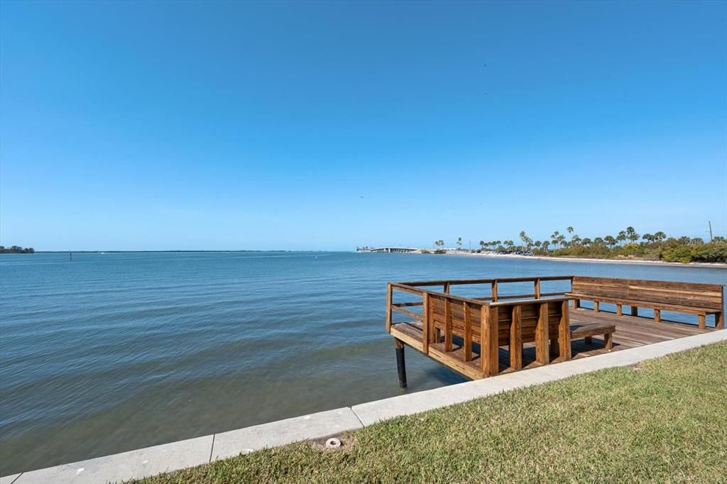 For Sale: $299,000 (1 beds, 1 baths, 562 Square Feet)