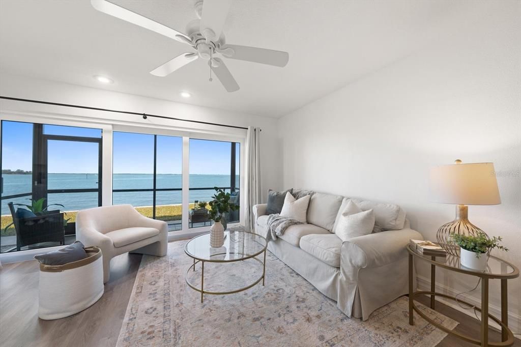 For Sale: $299,000 (1 beds, 1 baths, 562 Square Feet)