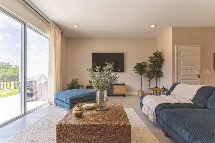 En Venta: $465,000 (3 camas, 2 baños, 1708 Pies cuadrados)