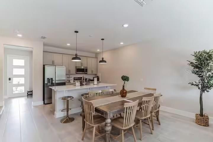 En Venta: $465,000 (3 camas, 2 baños, 1708 Pies cuadrados)