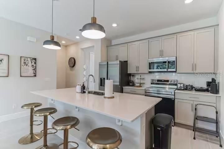En Venta: $465,000 (3 camas, 2 baños, 1708 Pies cuadrados)