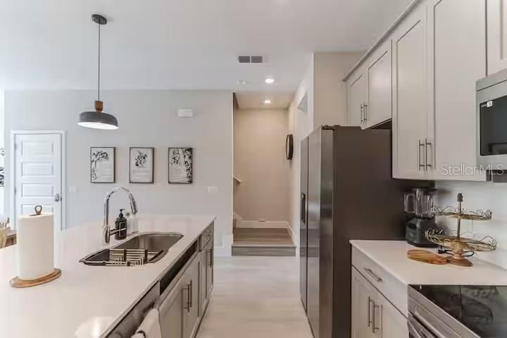 En Venta: $465,000 (3 camas, 2 baños, 1708 Pies cuadrados)