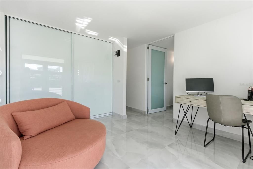 Active With Contract: $885,000 (3 beds, 2 baths, 1200 Square Feet)