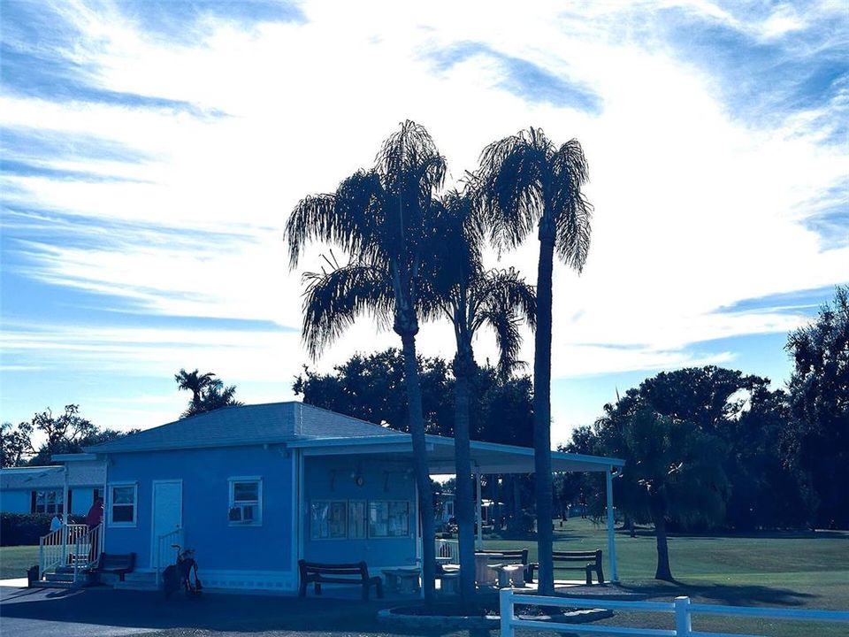 Activo con contrato: $116,000 (2 camas, 2 baños, 1008 Pies cuadrados)