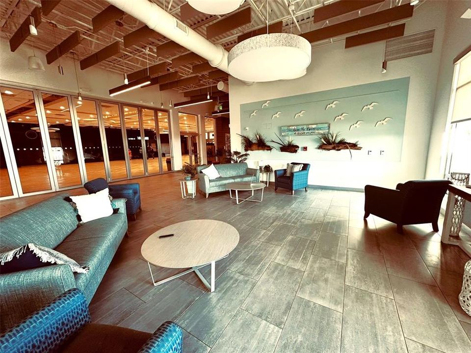 Activo con contrato: $116,000 (2 camas, 2 baños, 1008 Pies cuadrados)