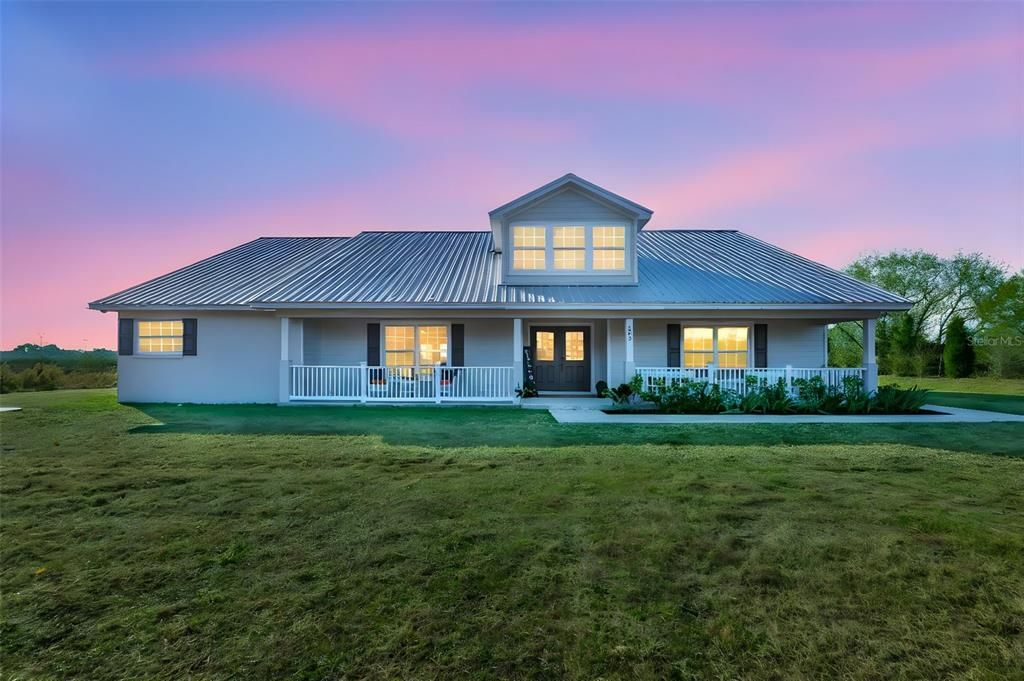 Vendido Recientemente: $749,000 (4 camas, 2 baños, 2454 Pies cuadrados)