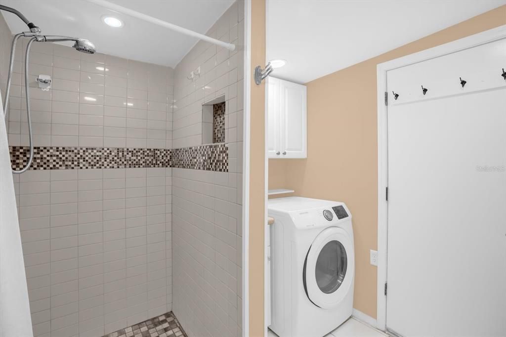 For Sale: $379,000 (2 beds, 2 baths, 1103 Square Feet)