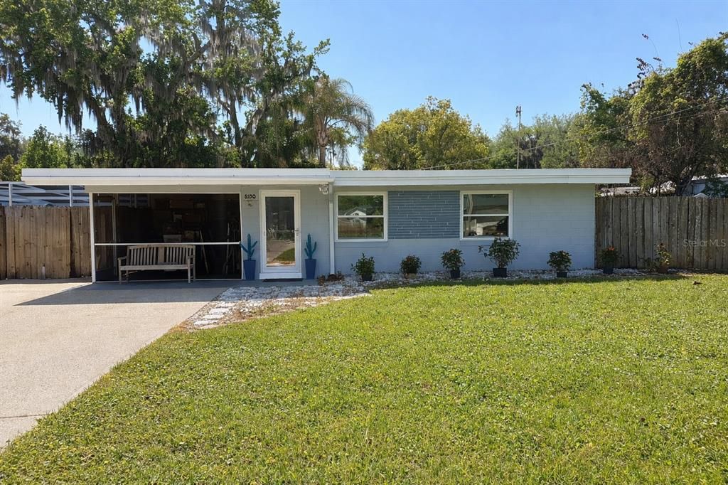 For Sale: $379,000 (2 beds, 2 baths, 1103 Square Feet)